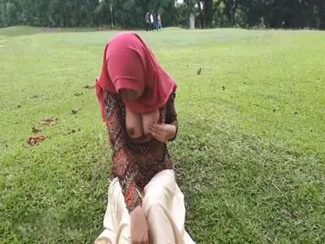 Exhib Nekat Pamer Depan Orang Ramai Tertangkap Kamera